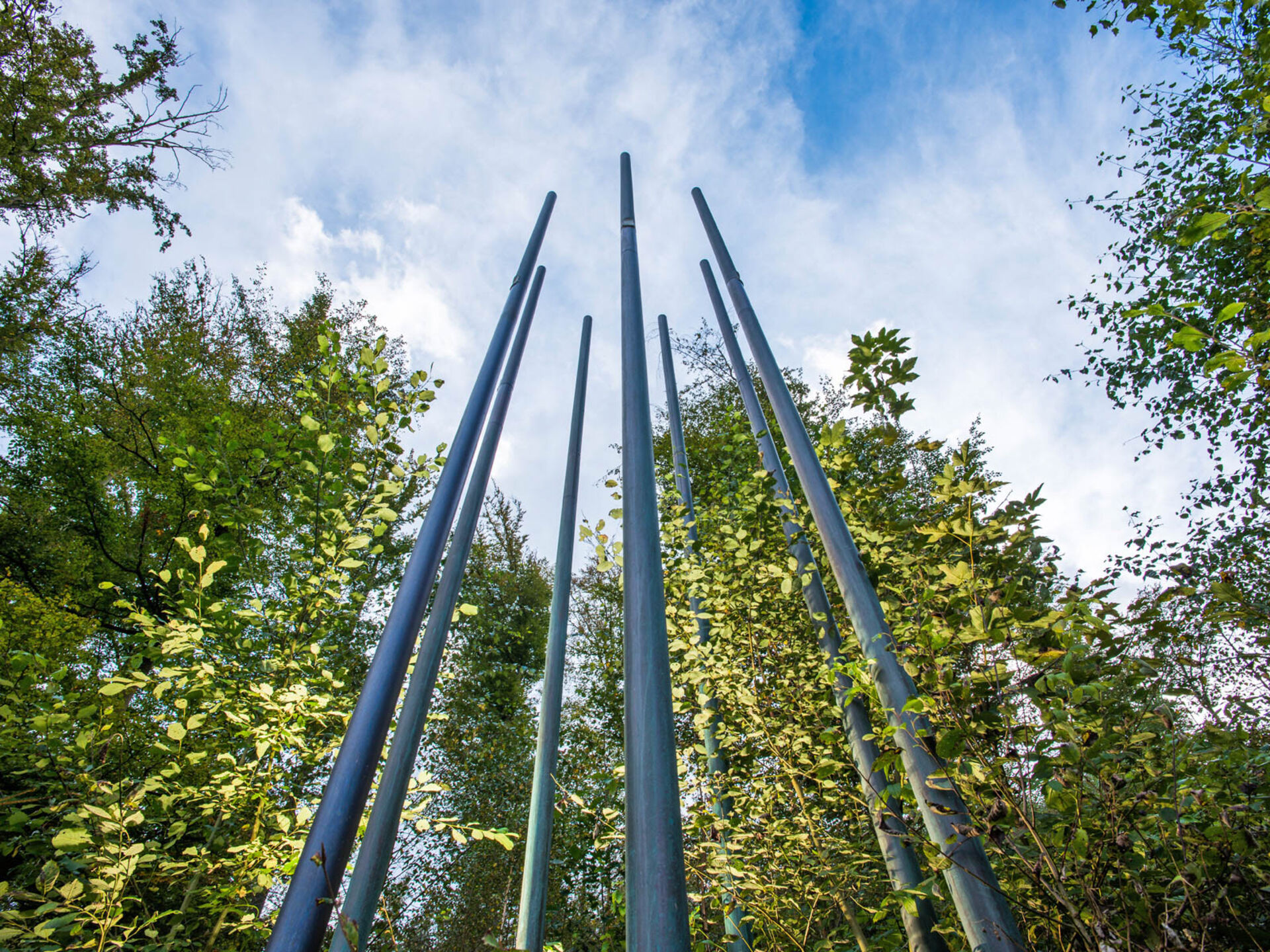 Skulptur "Über den Teichen" am WaldSkulpturenWeg bei Grafschaft